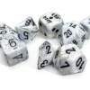 Kości Chessex - zestaw 7 kostek Marble Calcite/blue (+ bonusowa kość)