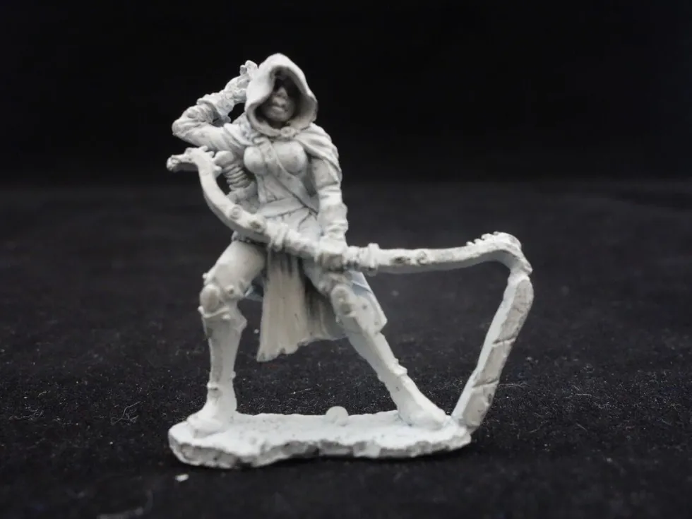 Reaper Miniatures: Callie - Female Human Rogue with Bow (metal)
